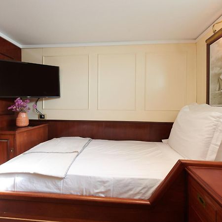 Costa Do Sal Hotel Boat Lounge أفيرو المظهر الخارجي الصورة
