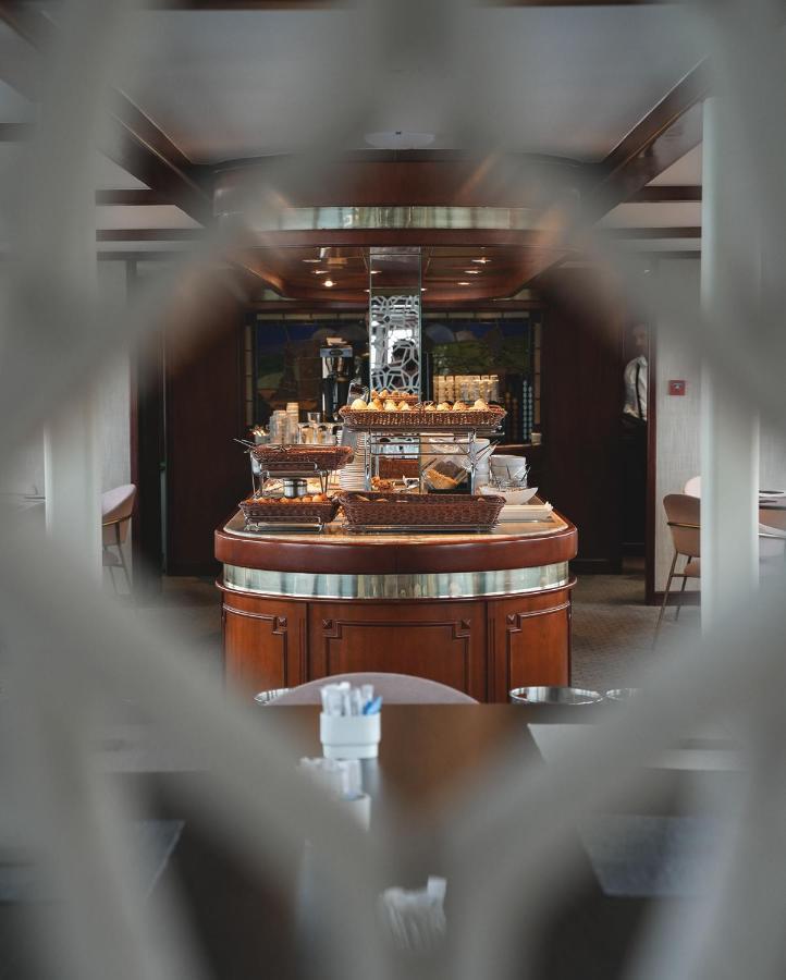 Costa Do Sal Hotel Boat Lounge أفيرو المظهر الخارجي الصورة