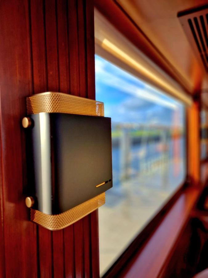 Costa Do Sal Hotel Boat Lounge أفيرو المظهر الخارجي الصورة