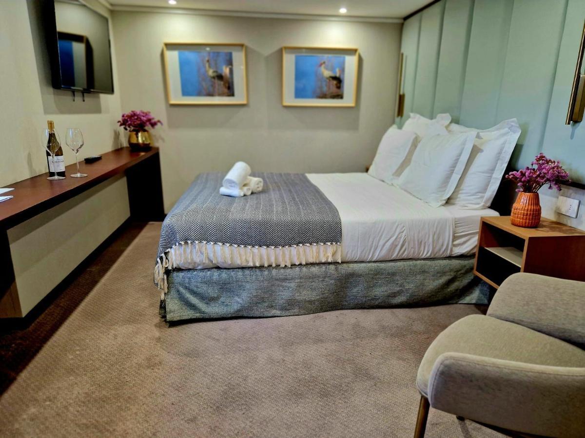 Costa Do Sal Hotel Boat Lounge أفيرو المظهر الخارجي الصورة