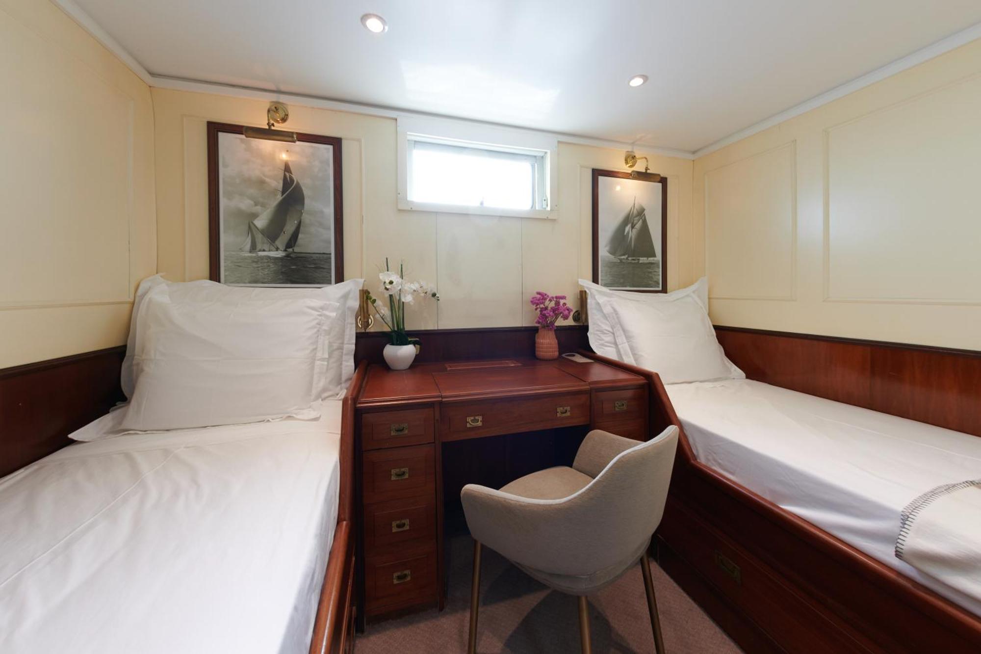 Costa Do Sal Hotel Boat Lounge أفيرو المظهر الخارجي الصورة